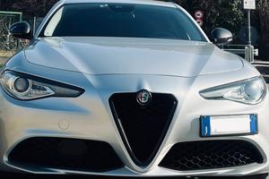 Alfa Romeo Giulia Super 2.2 Diesel AT8 150cv