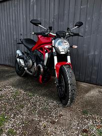 Ducati Monster 1200s