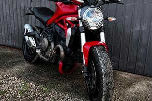 Ducati Monster 1200s
