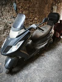 Kymco Dink 200