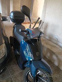 scooter Peugeot tweet 200