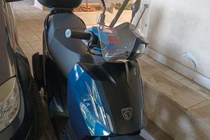 scooter Peugeot tweet 200