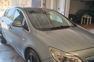 OPEL Astra - 2012
