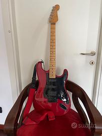 Chitarra elettrica rossa