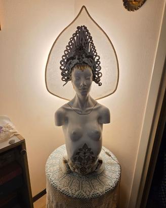 Lampada scultura busto femminile