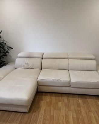 Divano con meccanismo letto