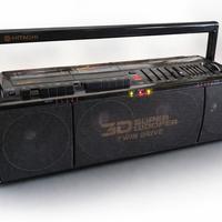 Radio registratore a doppia piastra Hitachi