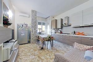 Ampio trilocale con 2 balconi e cantina