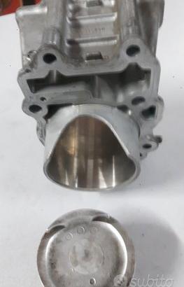 Cilindro e pistone SUZUKI BURGMAN 400 K7