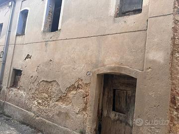Regaliamo rudere a Caria VV in via chiesa