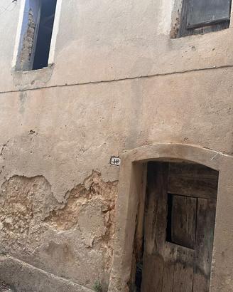 Regaliamo rudere a Caria VV in via chiesa