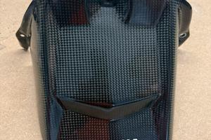 PARAFANGO POSTERIORE CARBONIO YAMAHA R6 2017-2020