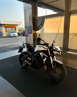 Triumph Street triple 660 s (depo A2)