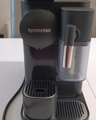 Macchina caffè Lattissima One Nespresso 