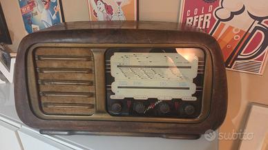 Radio d'epoca Watt a valvole anni '50
