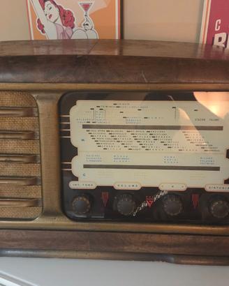 Radio d'epoca Watt a valvole anni '50