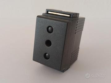 BTICINO LIVING CLASSIC - 4513 Presa 10A