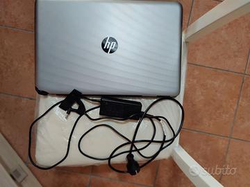 PC HP portatile AMD A10 9600P Radeon R5