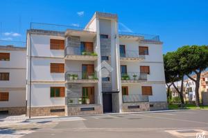 3 LOCALI A POLIGNANO A MARE