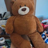 Pupazzo orso gigante