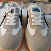 scarpe tipo sneacker