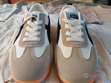 scarpe tipo sneacker