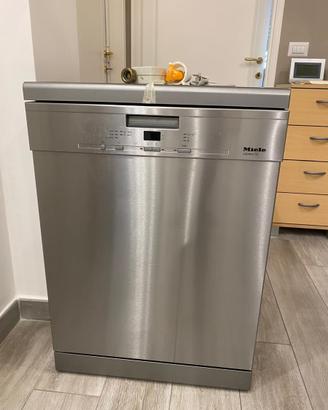 Lavastoviglie Miele modello G 4930 SC Jubilee