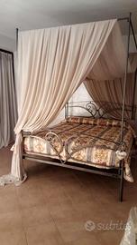 Letto a Baldacchino in ferro battuto