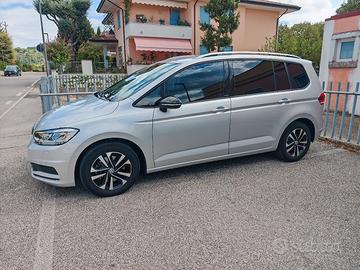 Volkswagen Touran, iQ drive 7 post 2.0 DSG 150 CV 