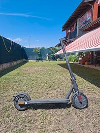 monopattino XIAOMI Electric scooter 4 lite 