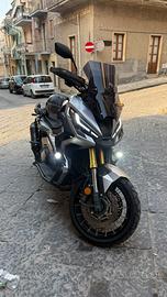 Xadv 750