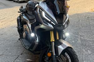 Xadv 750