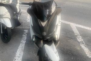 scooter 125 X max 2016 3200€ 