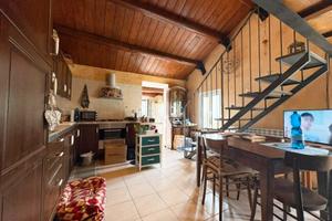Appartamento in Bifamiliare ristrutturato N/528