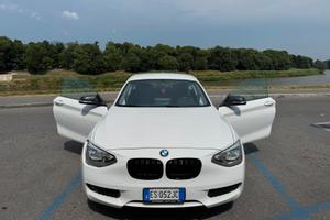 BMW 116d Joy Ride - CarPlay, Retrocamera, Fari LED