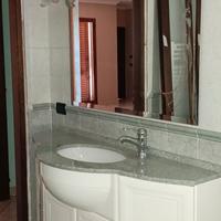 Mobile bagno, lavabo con rubinetteria annessa, e s