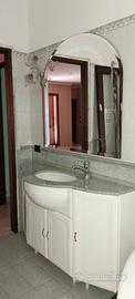 Mobile bagno, lavabo con rubinetteria annessa, e s