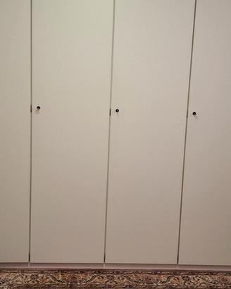 armadio bianco a 5 ante