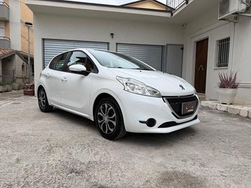 Peugeot 208 1.4 HDi 68 CV 5 porte