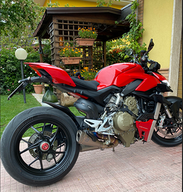 Ducati Streetfighter V4