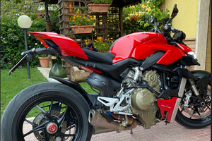 Ducati Streetfighter V4