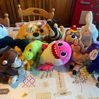 Peluches e pupazzi vari