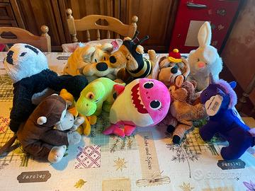 Peluches e pupazzi vari