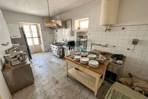 STORICO ALBERGO FRONTE STAZIONE