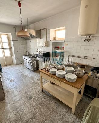 STORICO ALBERGO FRONTE STAZIONE