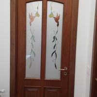 porte in legno con vetro decorato 