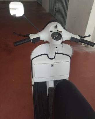 Vespa PX 125 del 1982.Un’autentica icona italiana