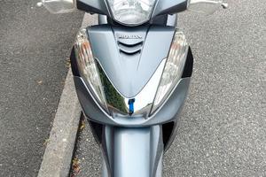 HONDA SH 300