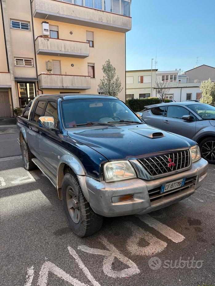 MITSUBISHI L200