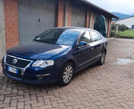 VOLKSWAGEN Passat 5ª serie - 2005